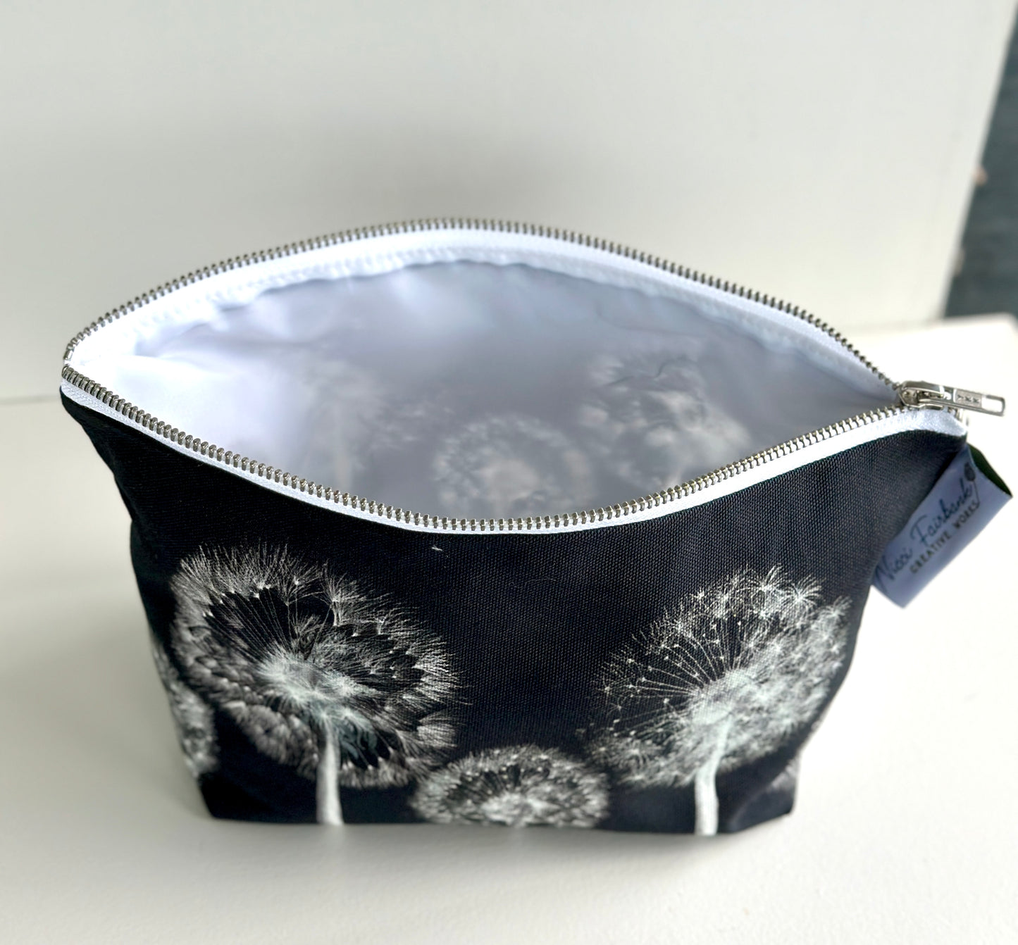 Dandelion Clock Washbag